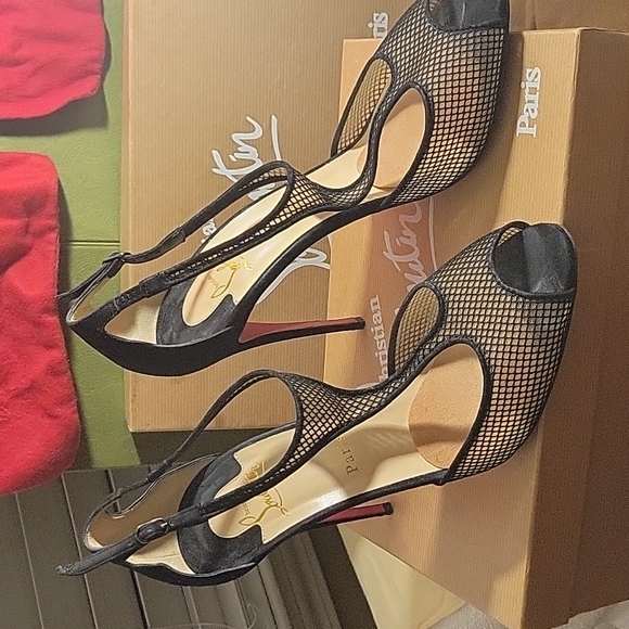 Christian Louboutin Black Suede and Mesh Peep toe. Size 42. Pre owned - Picture 5 of 8